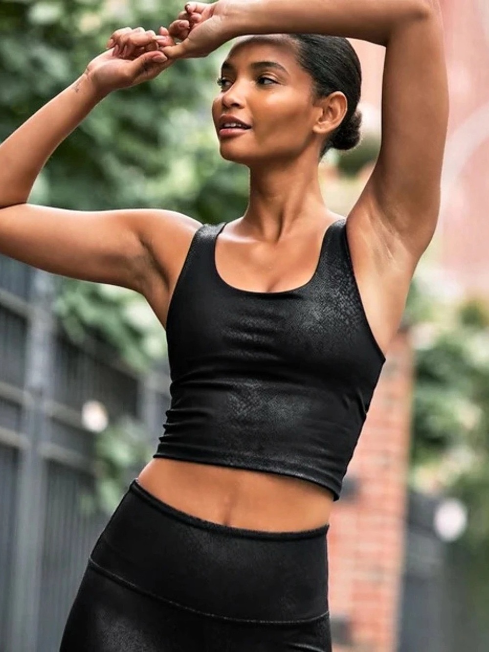 BEYOND YOGA • PowerShine Viper Print Cropped Tank top Black Small